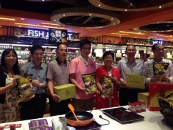 Prestige Food’s new product – ‘李錦雞’ was officially launched at 12 branches of Guangdong TASTE supermarkets